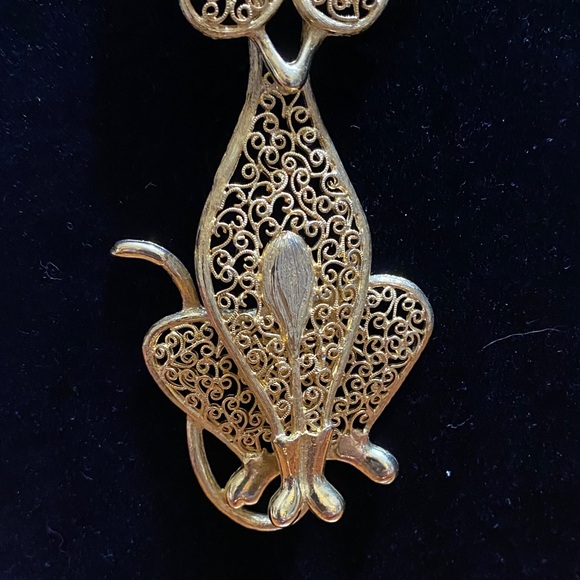Articulated Filigree Gold Green Eye Cat Pendant Necklace - Picture 3 of 6